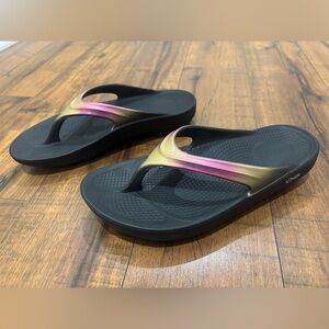 OOFOS OOlala Luxe Sandal in Rose Gold Women’s 8 Recovery Footwear